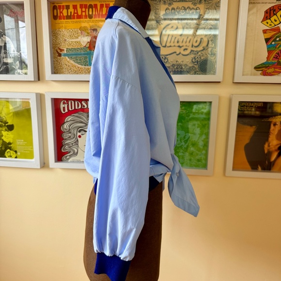 Retro look graphic button-up shirt with tie waist - Picture 3 of 7